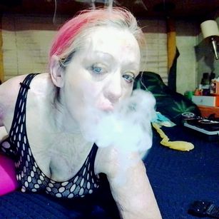 Model - nickie wilson feet