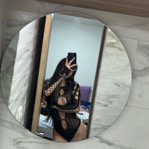 Model - Noah Barker online