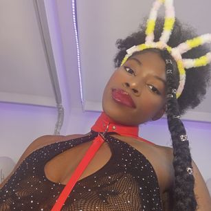 Model - NalaRoux sexy