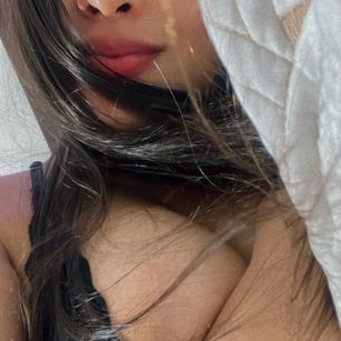 Model - ViviannFerrerr pornstar