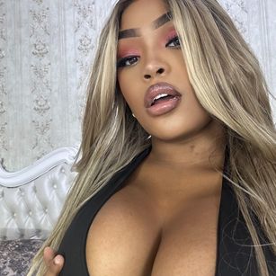 Model - Tianah Glow BBW