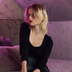 Model - ElizabethHarpper ass