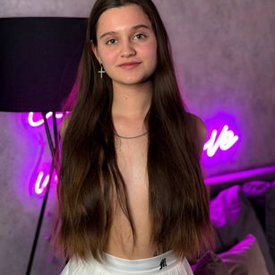 Model - Renesmy teen