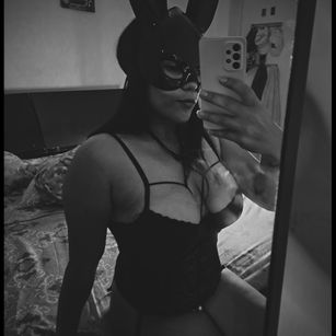 Model - AteneaCharlotte Cariosa