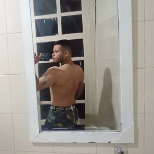 Model - Joel_Salazar deepthroat