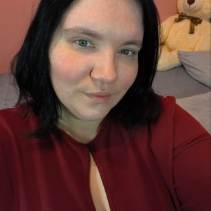 Model - Alexandra_Ray hairy