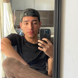 Model - Nicolas Fine feet