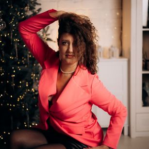 Model - RoseHille bigass