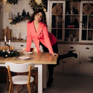 Model - RoseHille feet