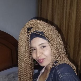 Model - ZafiroBrown suck