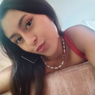 Model - NicolleRouse foot