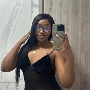 Model - YalianaGuzman bigass