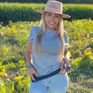 Model - Dulce Lopez latina