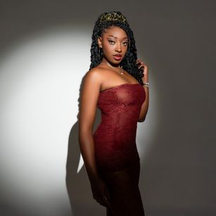 Model - YalianaGuzman anal