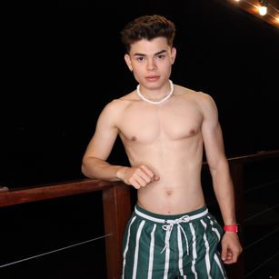 Model - alejoo_twink cum