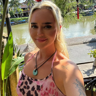 Model - English Angelica joi