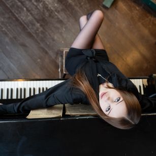 Model - Melissa Howard sph