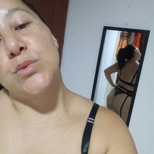 Model - Madeline Sade pussy