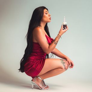 Model - Exotic Delirium squirt