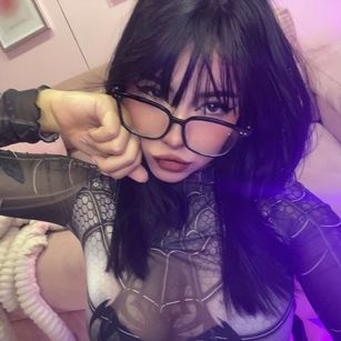 Model - Chloe Moon CEI