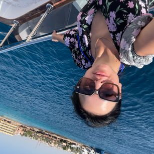 Model - Molly femdom