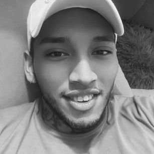 Model - Evan Velvet dildo