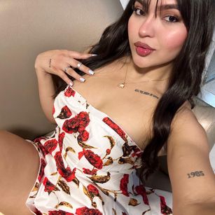 Model - SamanthaSimons deepthroat