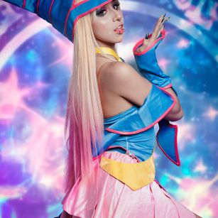 Model - BellaBlack miss