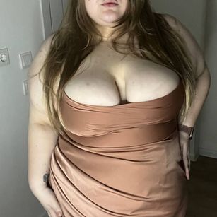 Model - LovelyEmily creampie