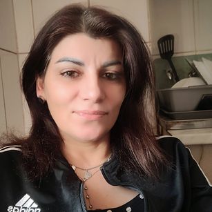 Model - SoniaCrown heels