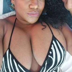 Model - AnnieLeigt latina