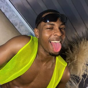 Model - For Itan latino