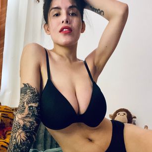 Model - MADOCVENTURA sucking