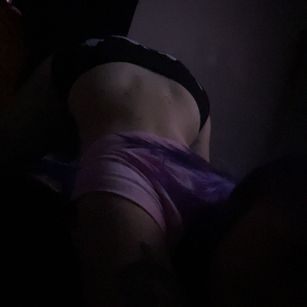 Model - Bunny masturbation