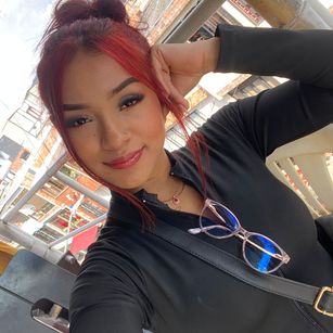 Model - SashaHans bigtits