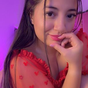 Model - BONNIE latina