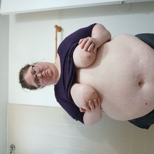 Model - Elara_Rose188 discord