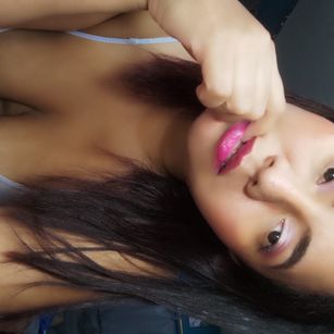 Model - Nina Bigtits