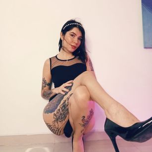 Model - Hanni Masson SQUIRT