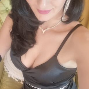 Model - Ivy Devonn redlips