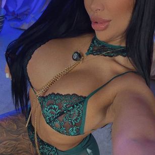 Model - FiresBomb777 sex