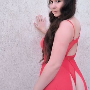 Model - marygoldx curvy