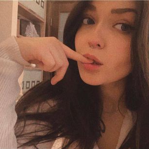 Model - BellaSink teen