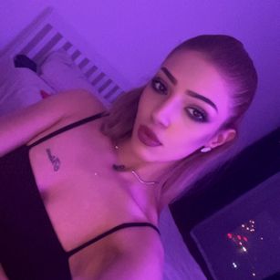 Model - Serena squirt