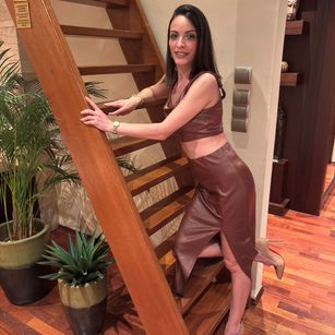 Model - JaneDejay pantyhose