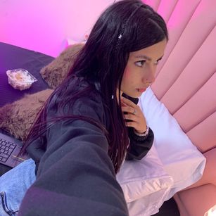 Model - Kim Luna blowjob