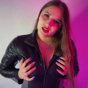 Model - your mezmerizing Sofia dildo