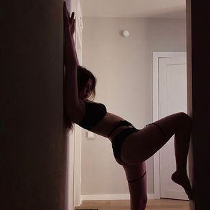 Model - Karina pussy