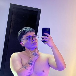 Model - SamuParker cei