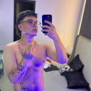 Model - SamuParker joi